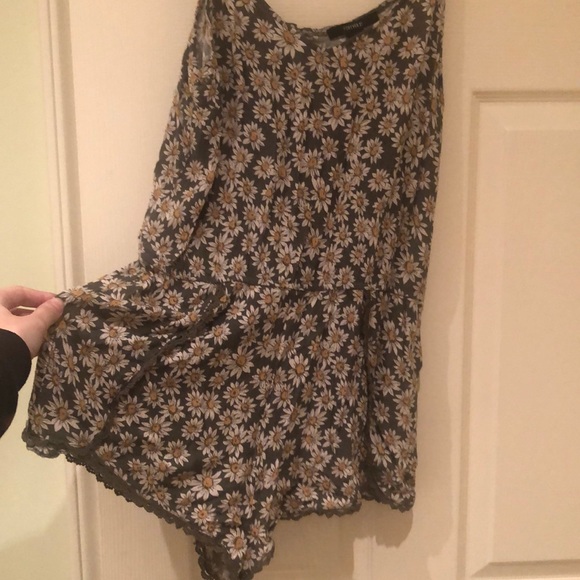 Floral romper - Picture 3 of 4